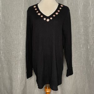 Quacker Factory waffle knit rhinestone grommet tunic